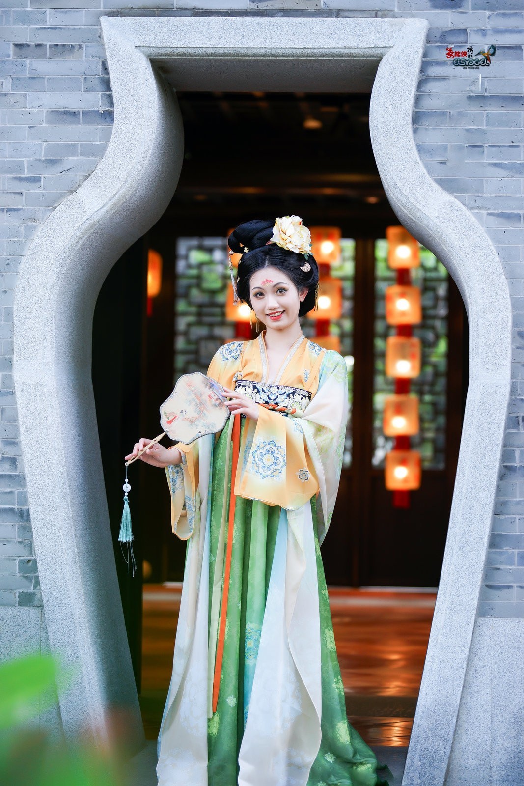 【瓶中花】---小覔