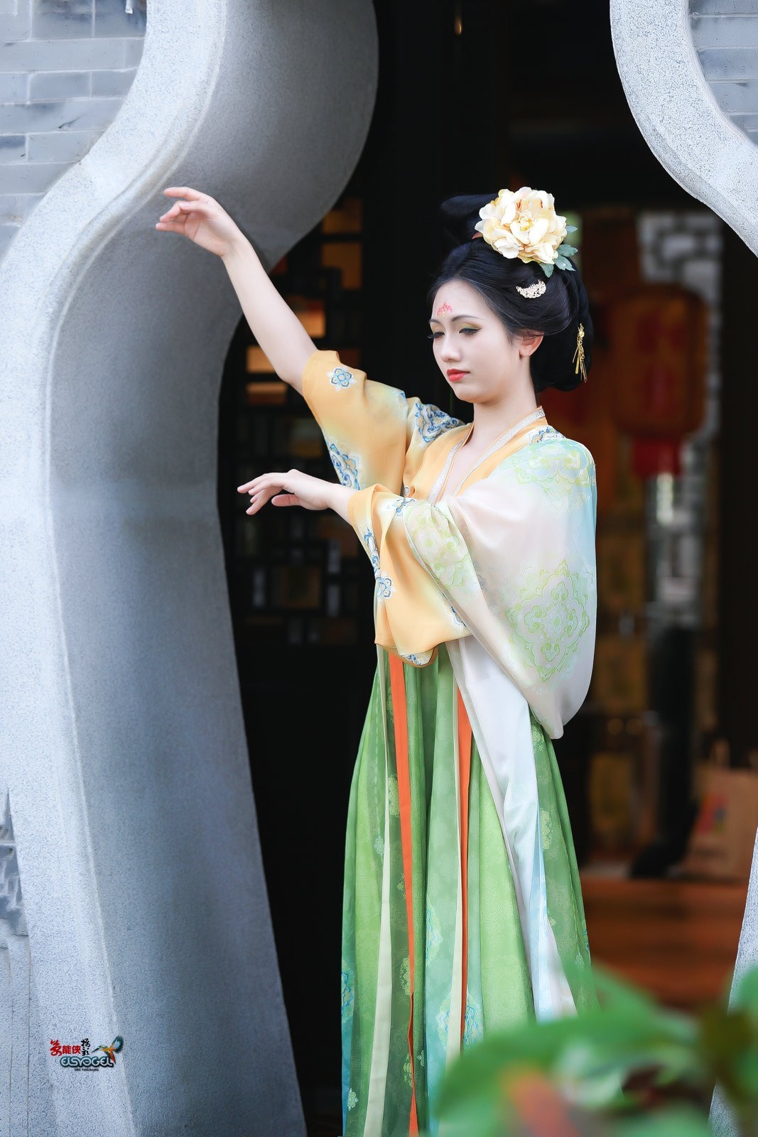 【瓶中花】---小覔