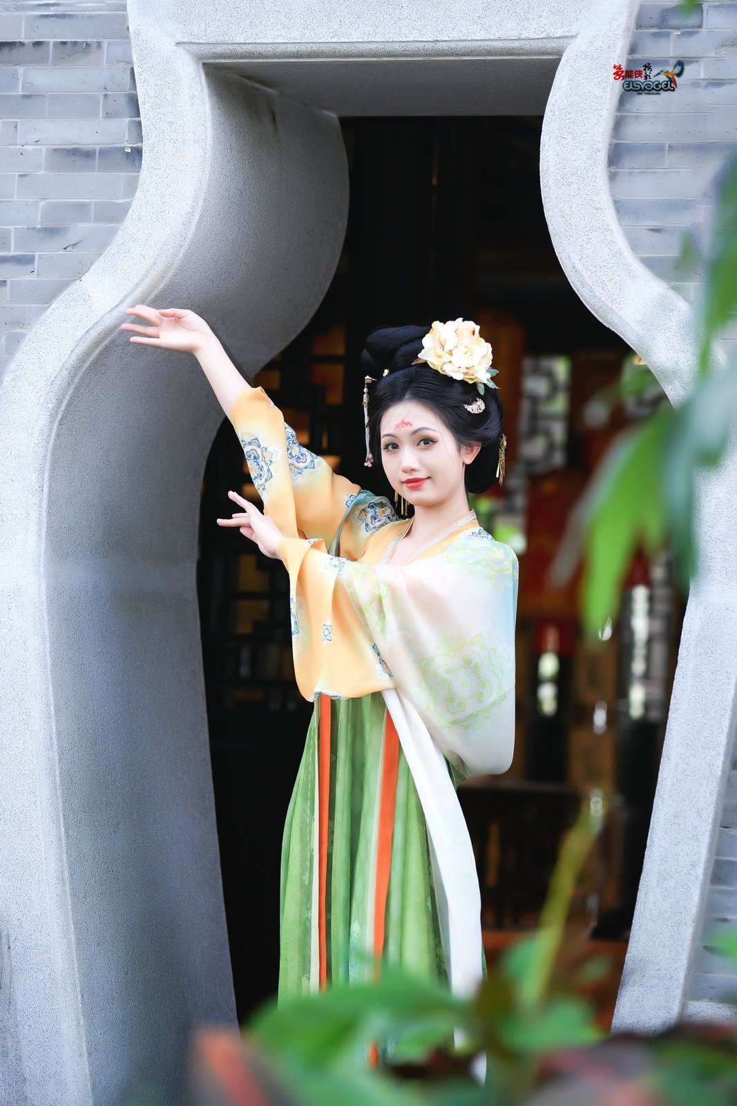 【瓶中花】---小覔