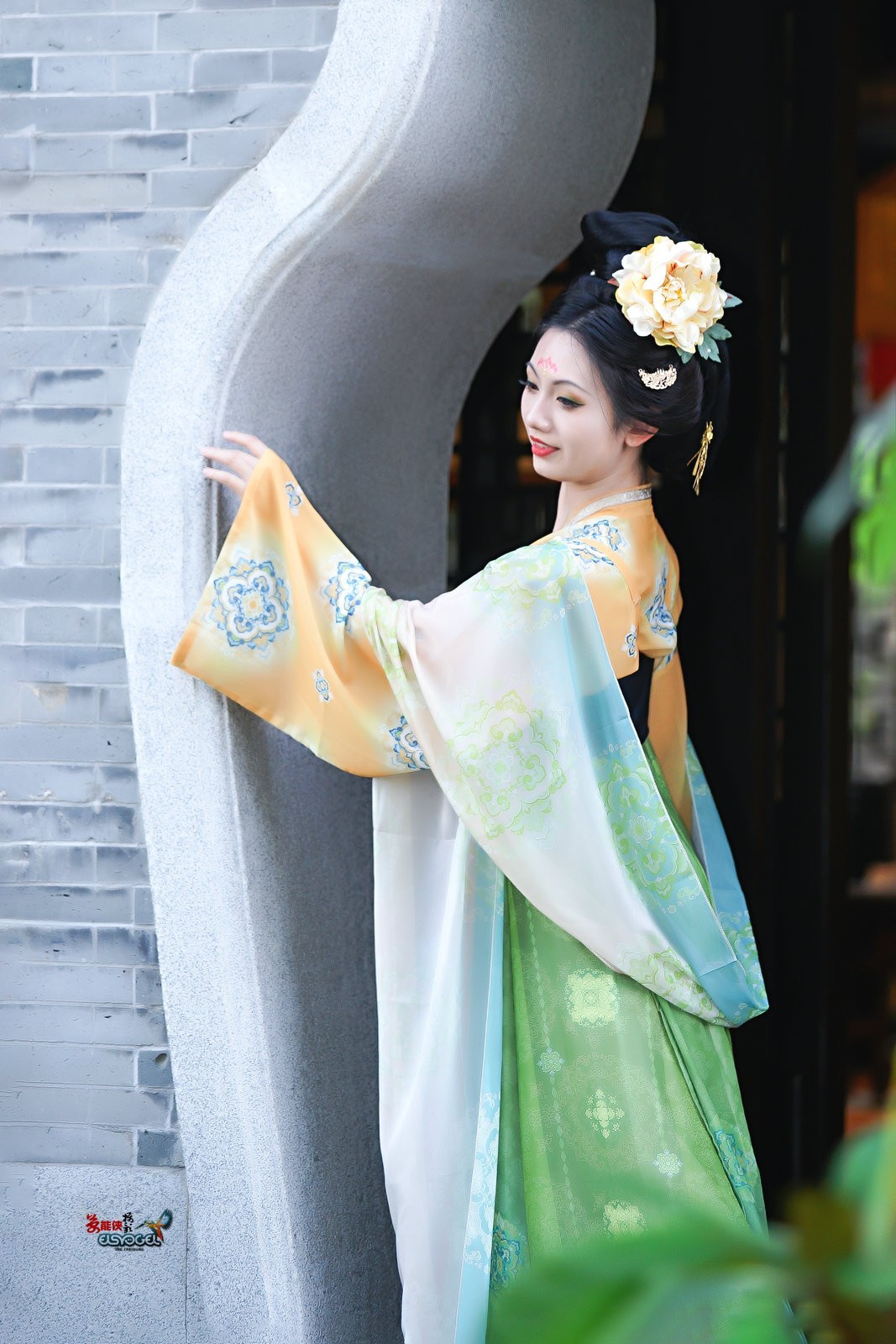 【瓶中花】---小覔