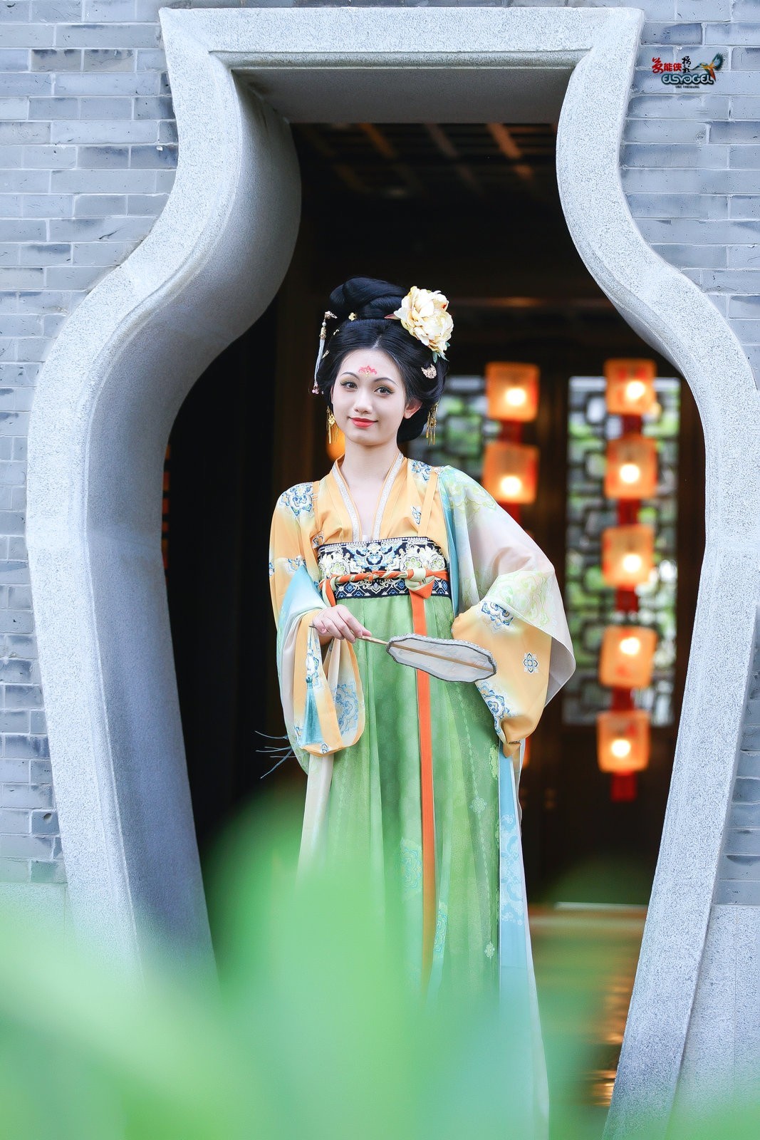 【瓶中花】---小覔