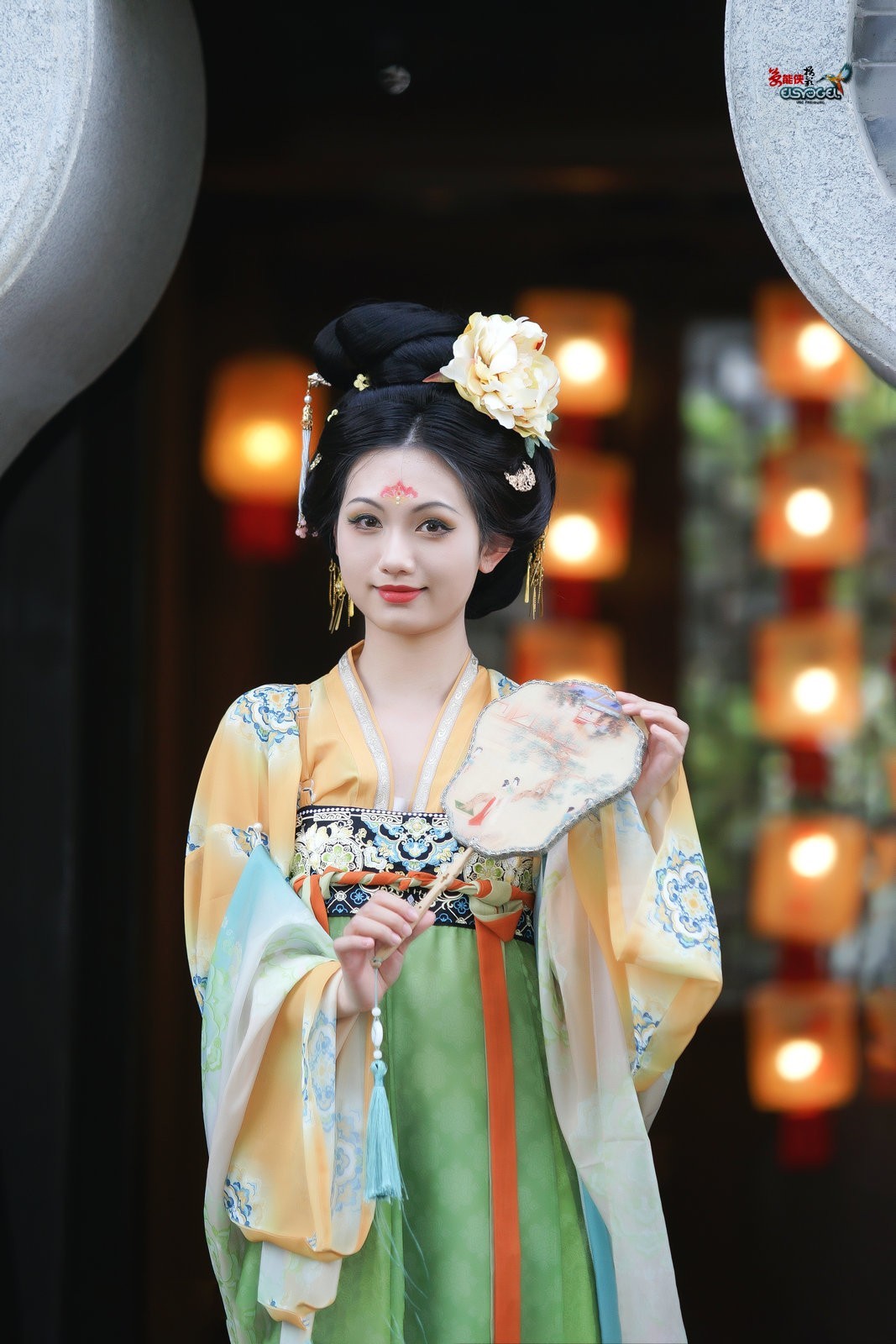 【瓶中花】---小覔