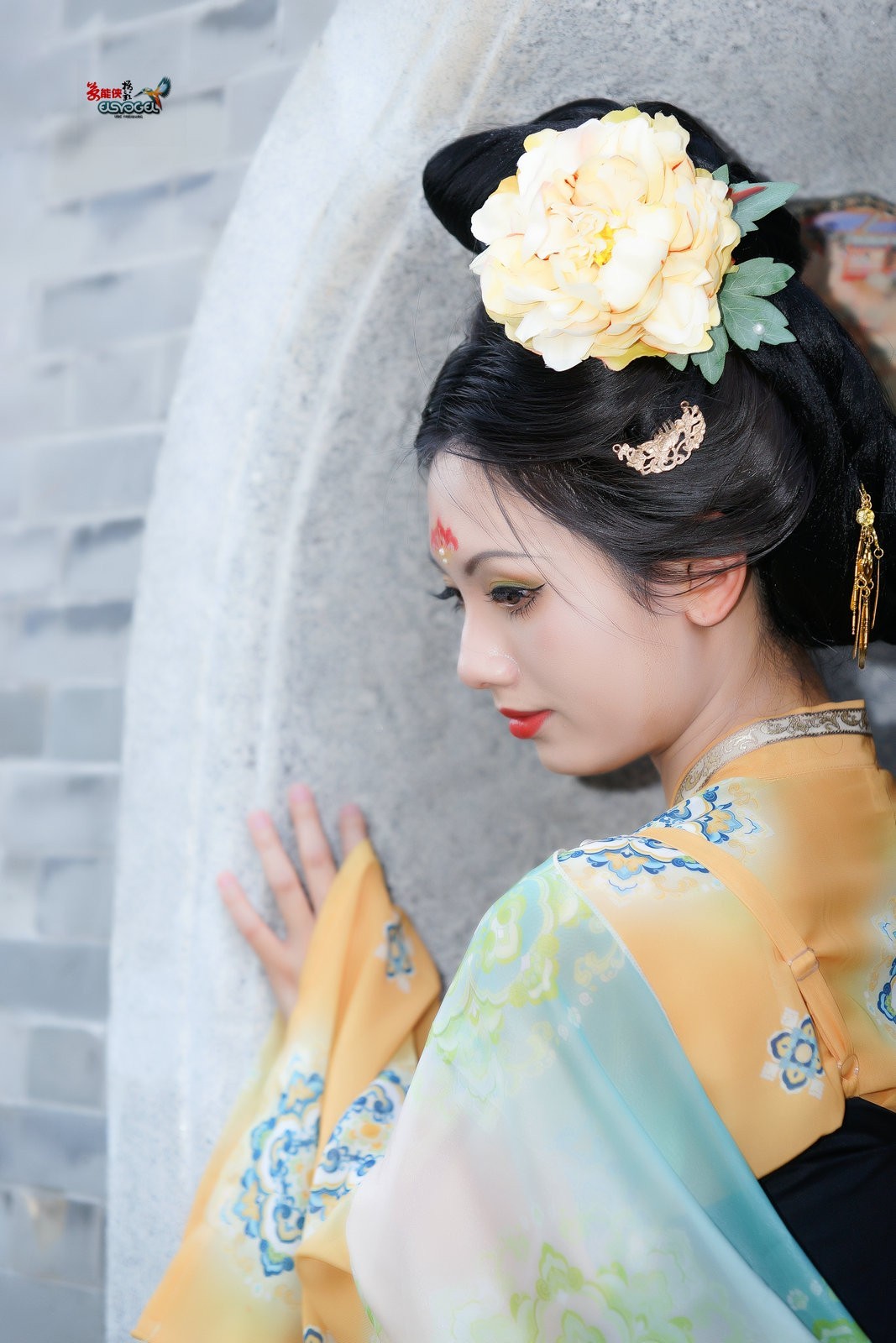 【瓶中花】---小覔