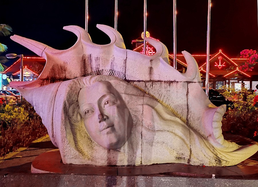 《不老松：忆海南游记》三亚千古情景区礼品商店！