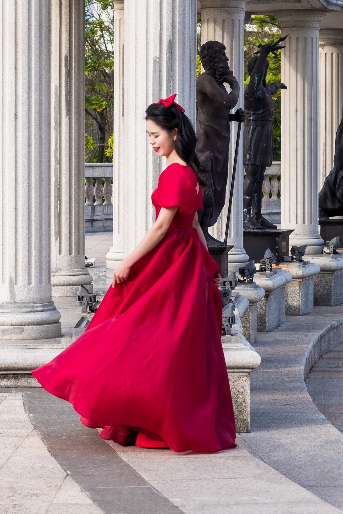 红色连衣裙