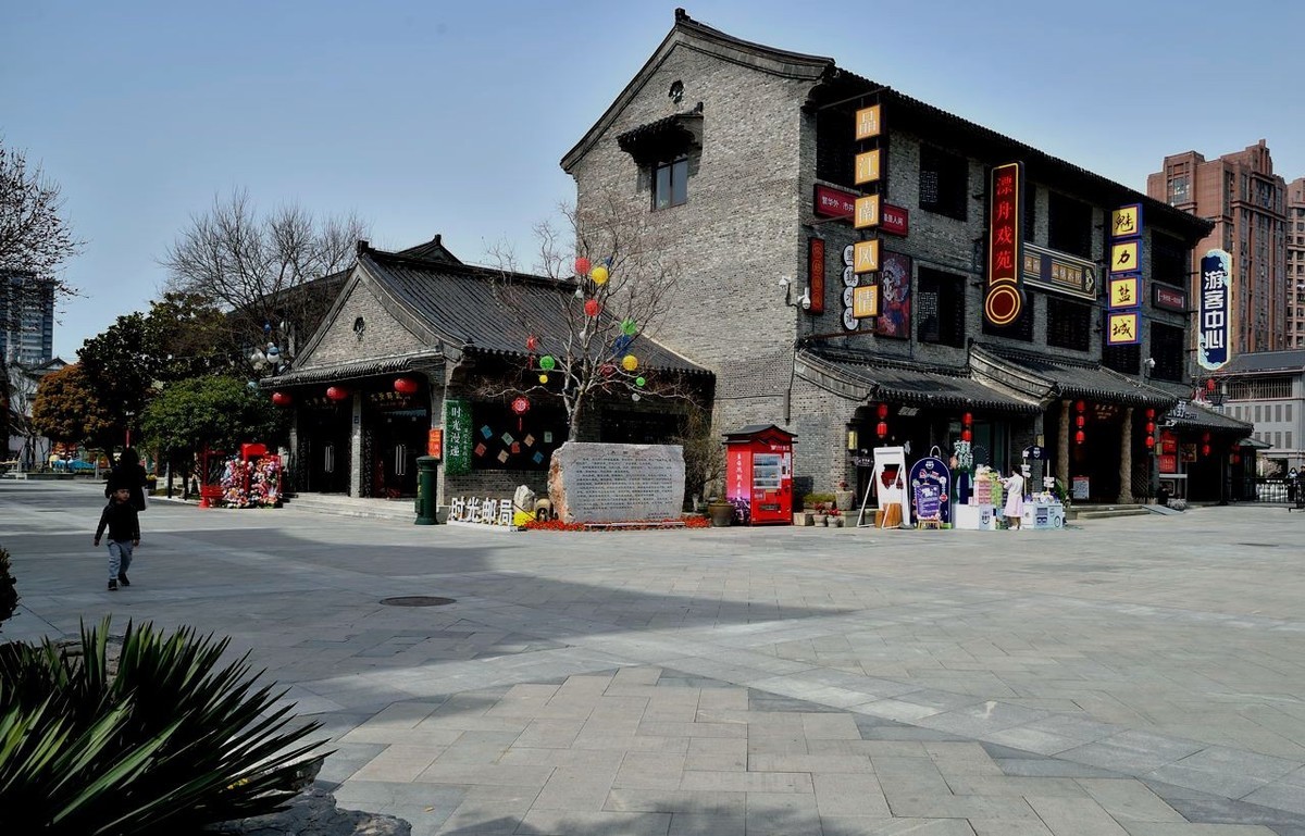 [  人  文  风  光  ]