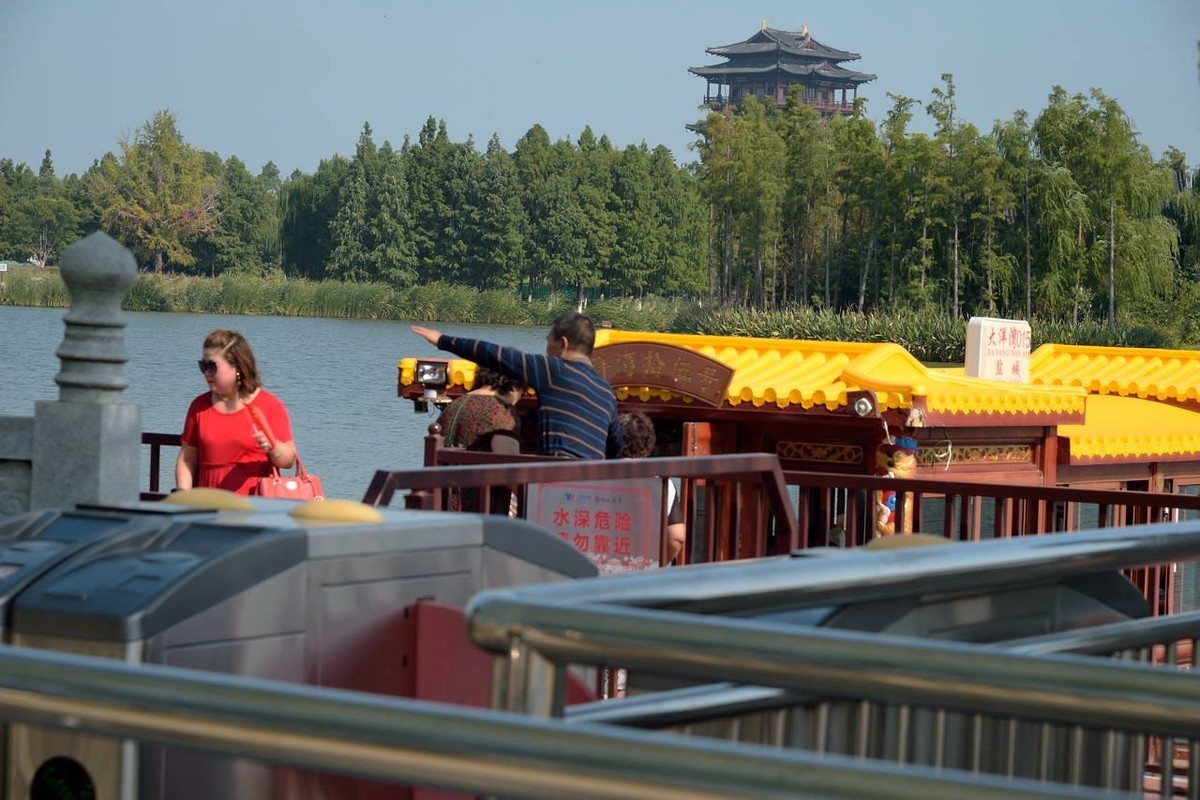 [  人  文  风  光  ]