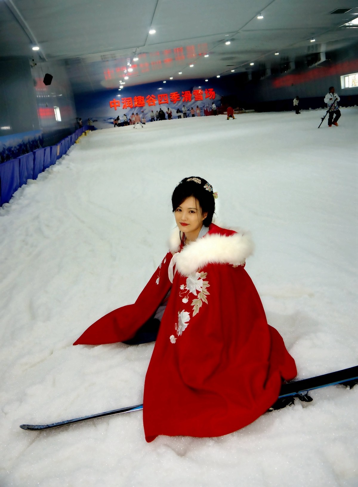 夏日滑雪场美女！