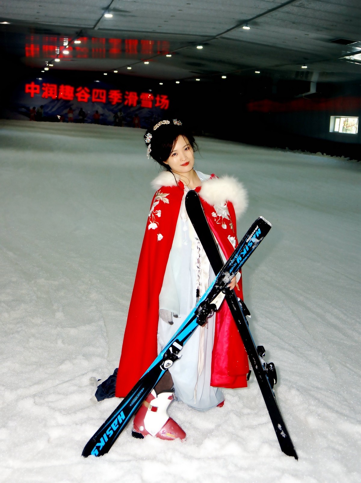 夏日滑雪场美女！