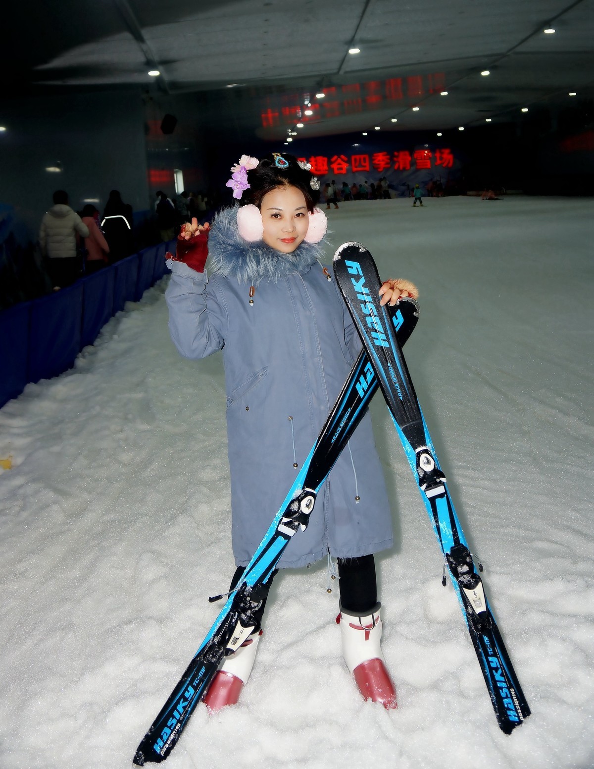 夏日滑雪场美女！