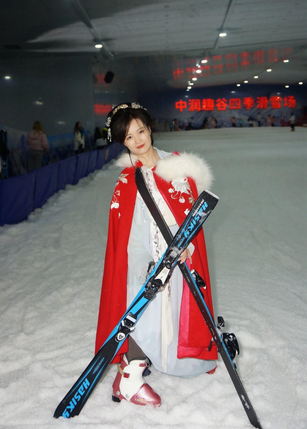 夏日滑雪场美女！