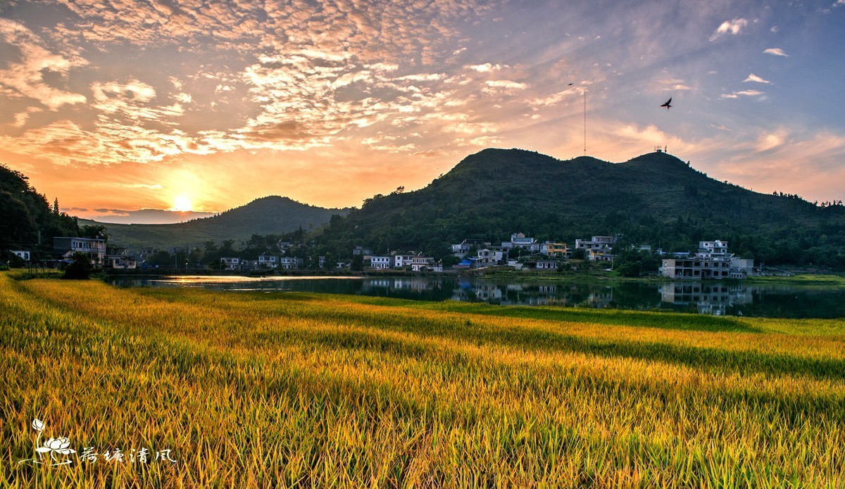 贵州省、安龙县境内风光图片。这里是南明永历皇帝住过的皇城，晚清重