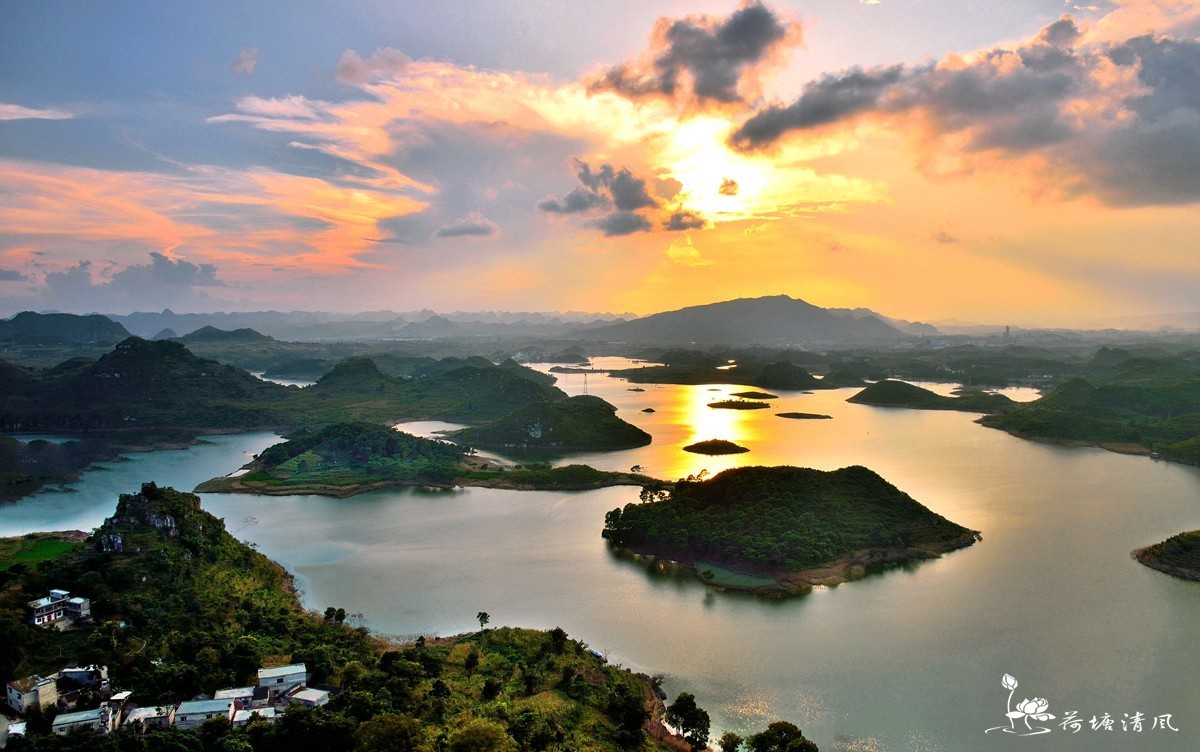 贵州省、安龙县境内风光图片。这里是南明永历皇帝住过的皇城，晚清重