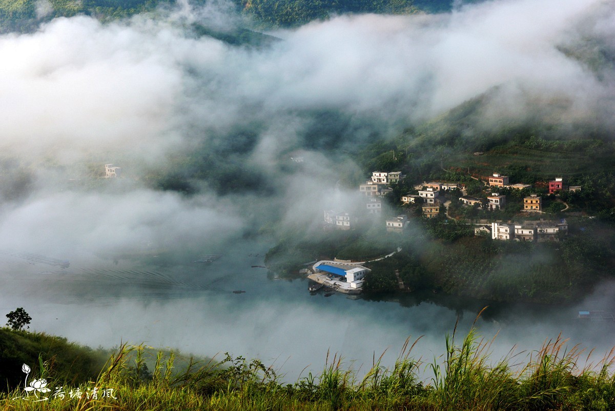 贵州省、安龙县境内风光图片。这里是南明永历皇帝住过的皇城，晚清重