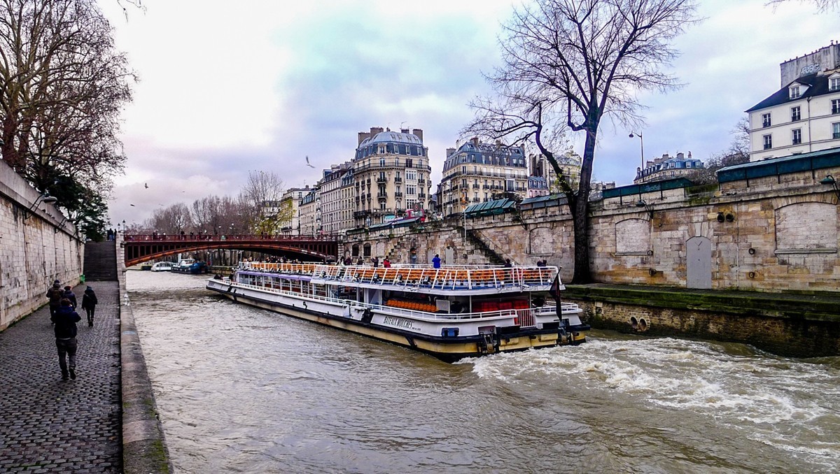 塞纳河景（巴黎）