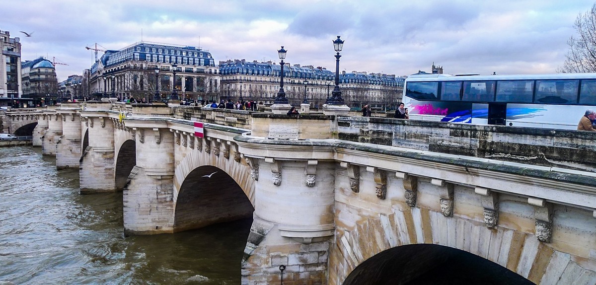 塞纳河景（巴黎）
