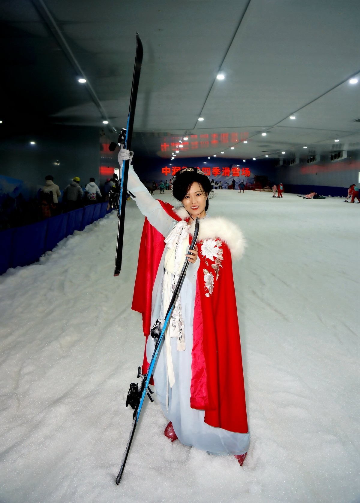 夏日滑雪场美女！