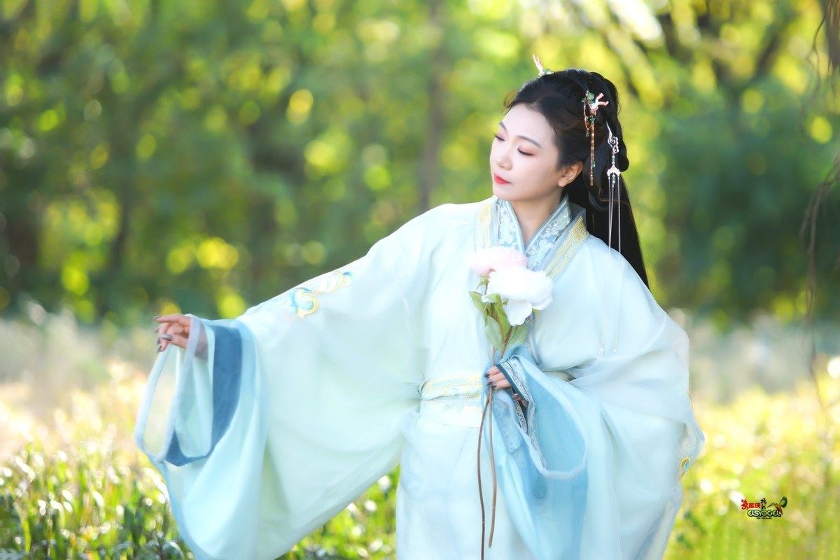 【林中倩影】--- 丸子