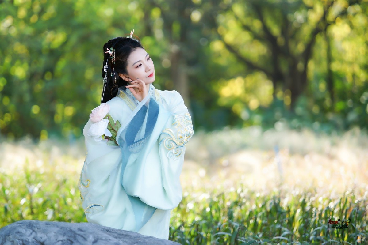 【林中倩影】--- 丸子