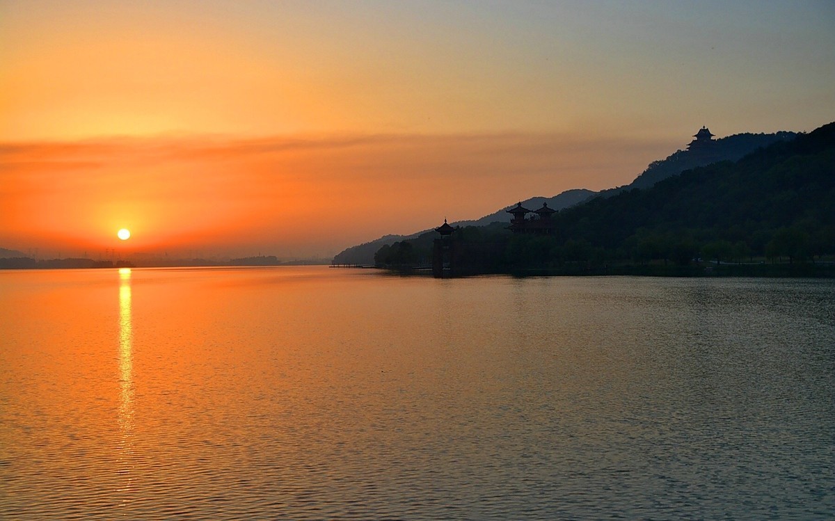 分享东湖日出