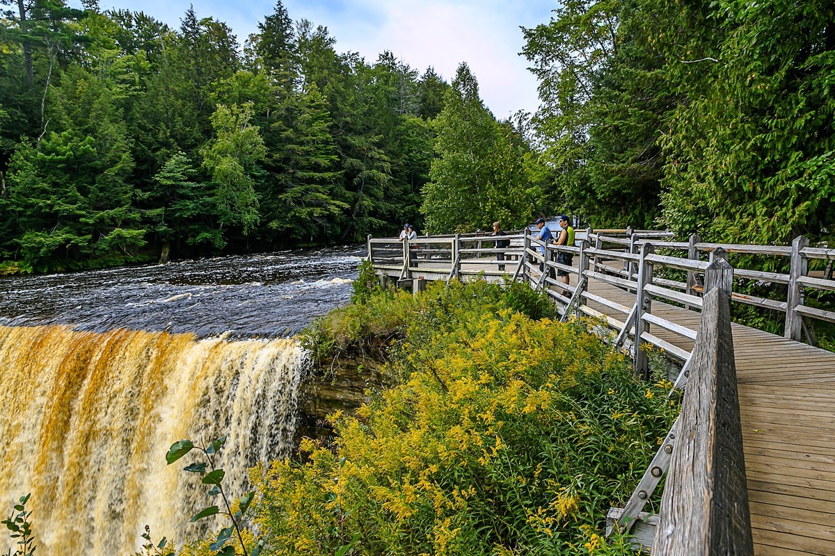 加拿大、美国游记（112）：（美）密歇根州 · 画岩湖滨景区 · 琥珀瀑布