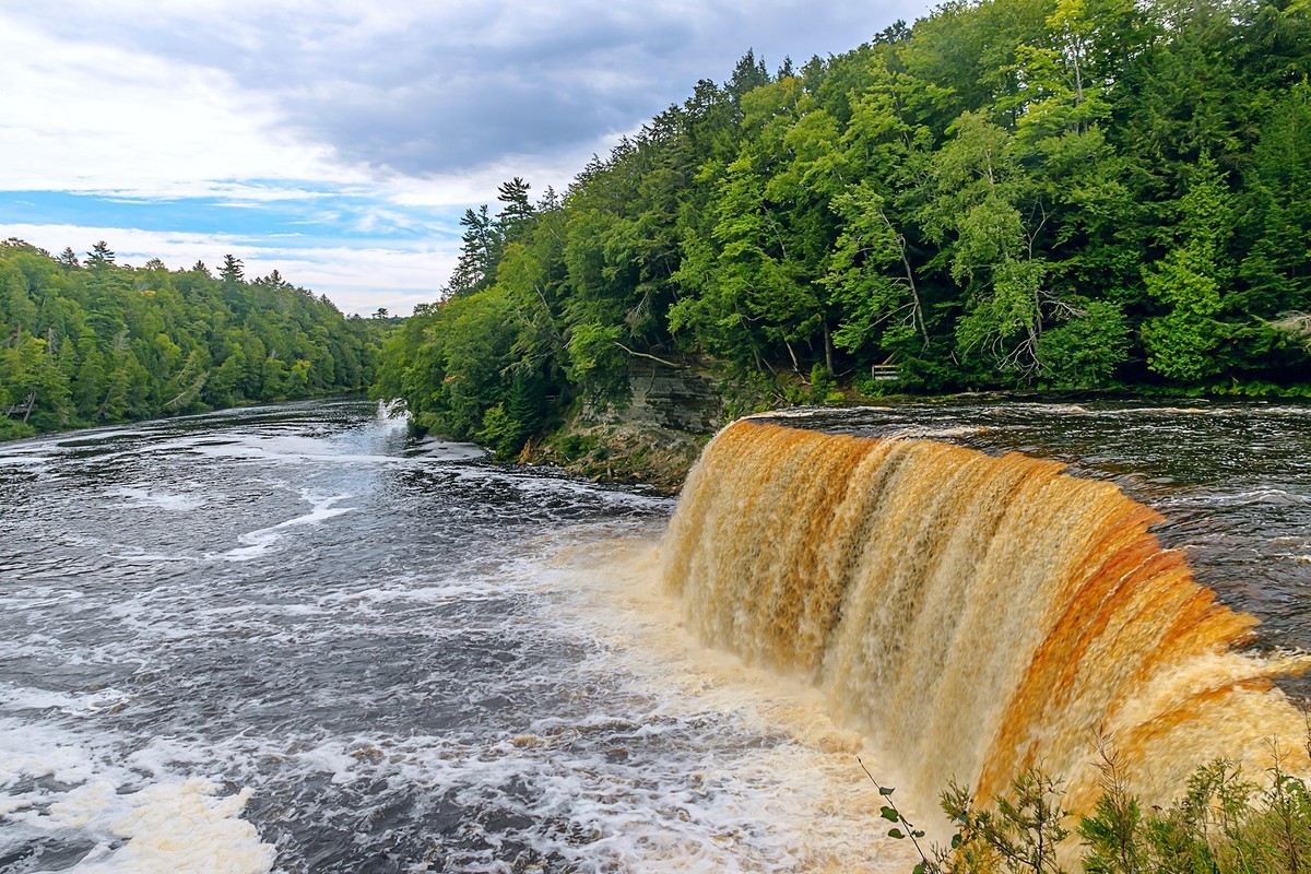 加拿大、美国游记（112）：（美）密歇根州 · 画岩湖滨景区 · 琥珀瀑布