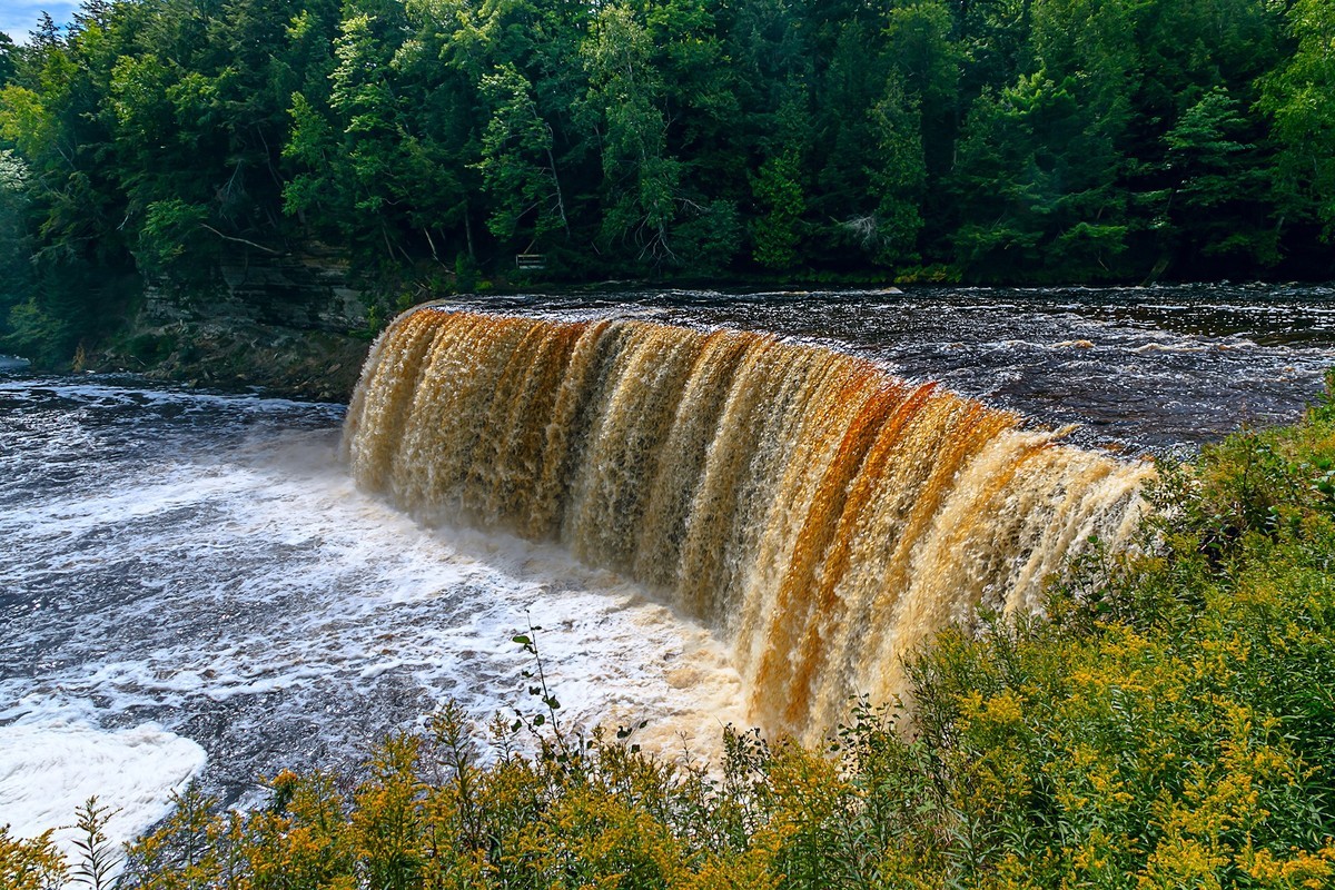 加拿大、美国游记（112）：（美）密歇根州 · 画岩湖滨景区 · 琥珀瀑布