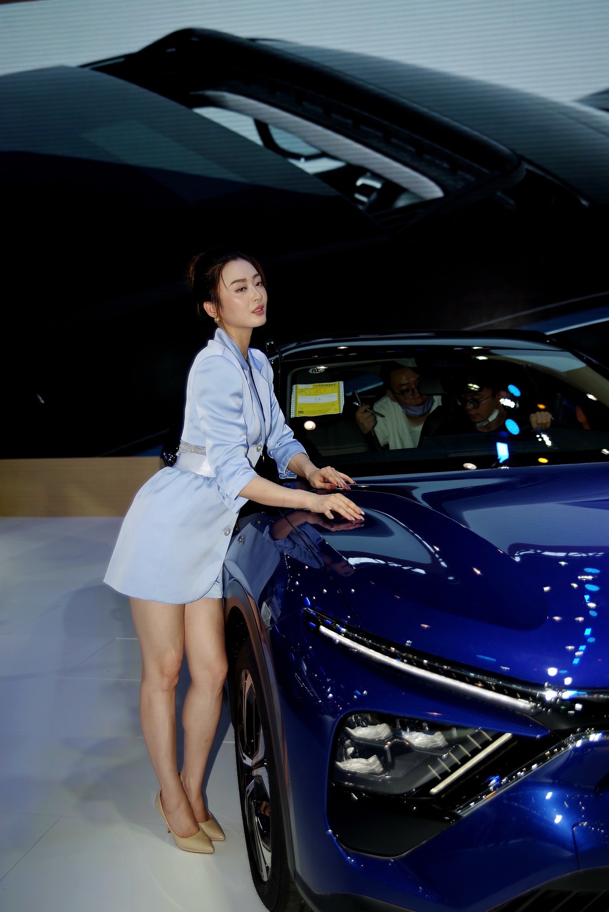 室内环境人像---2020华中国际车展上的杭杭美女！