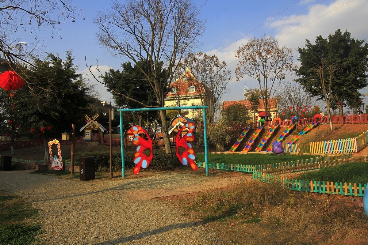 成都郊区新开张的儿童乐园——趣萌森林