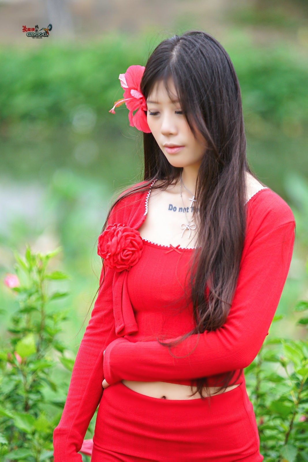 【万绿丛中一点红】---媛媛