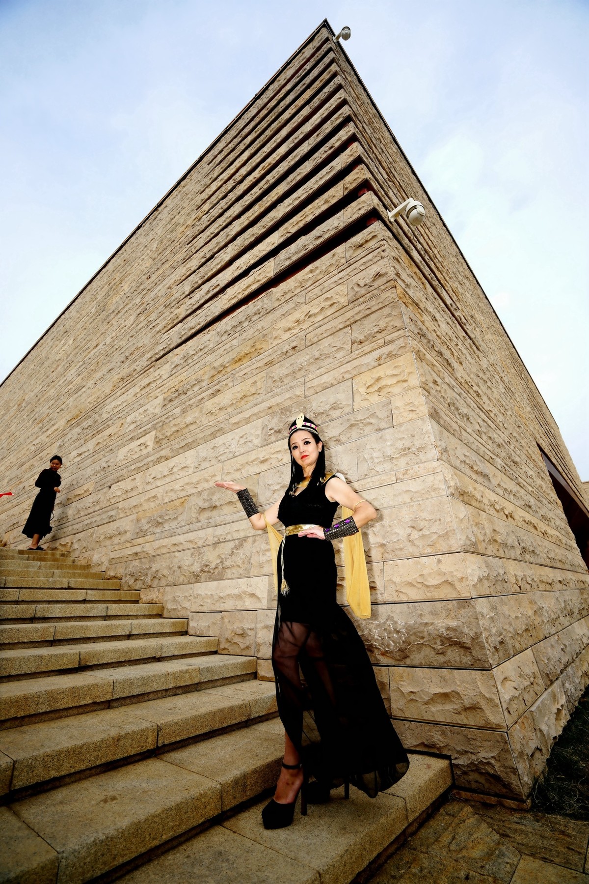 盘龙城遗址公园的美女！