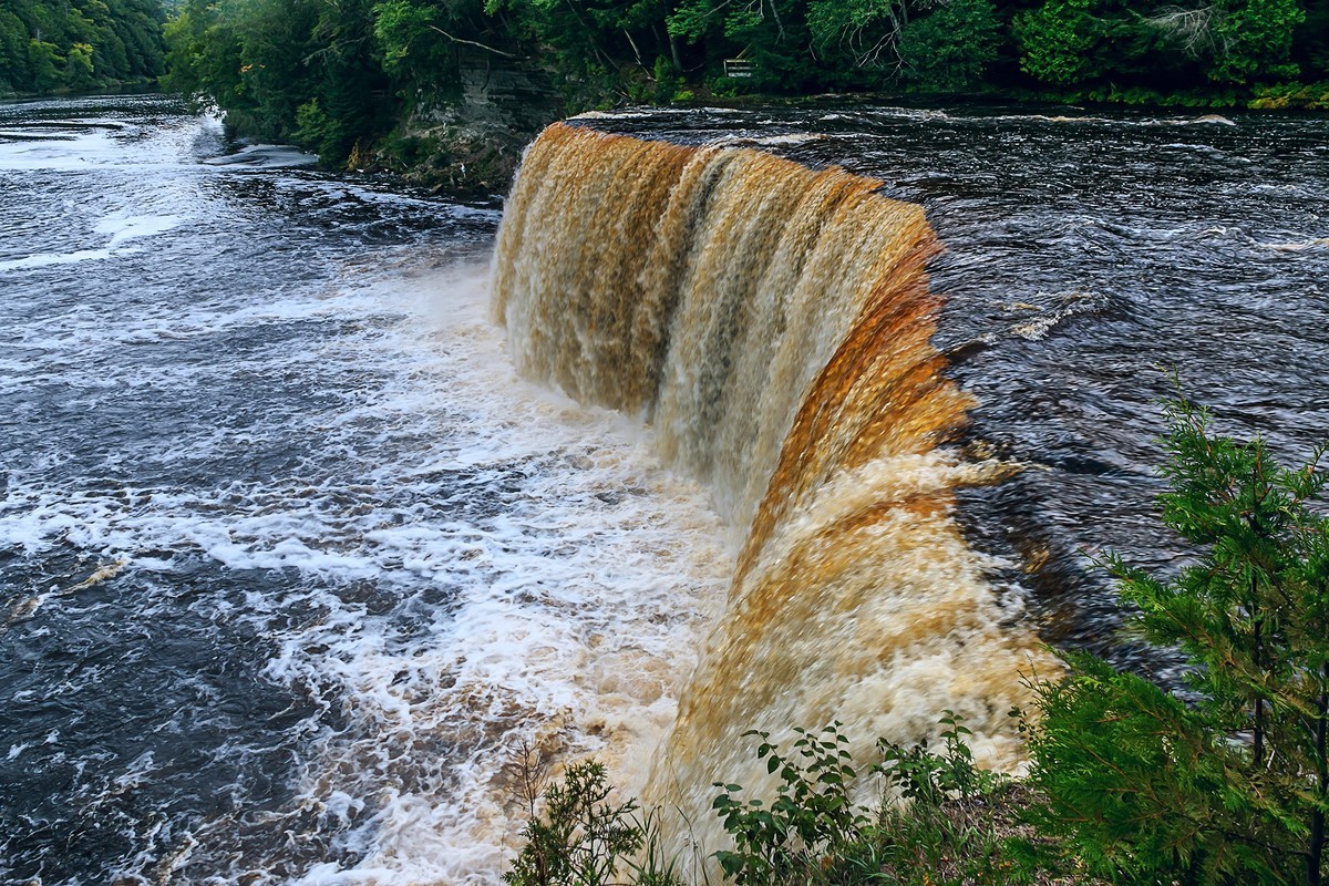 加拿大、美国游记（112）：（美）密歇根州 · 画岩湖滨景区 · 琥珀瀑布