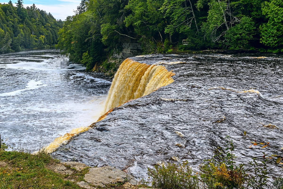 加拿大、美国游记（112）：（美）密歇根州 · 画岩湖滨景区 · 琥珀瀑布