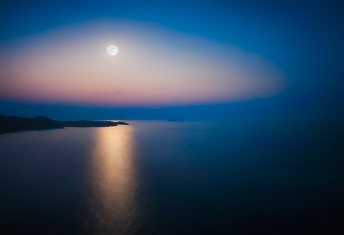 月色撩人：海岛之夜的浪漫与神秘