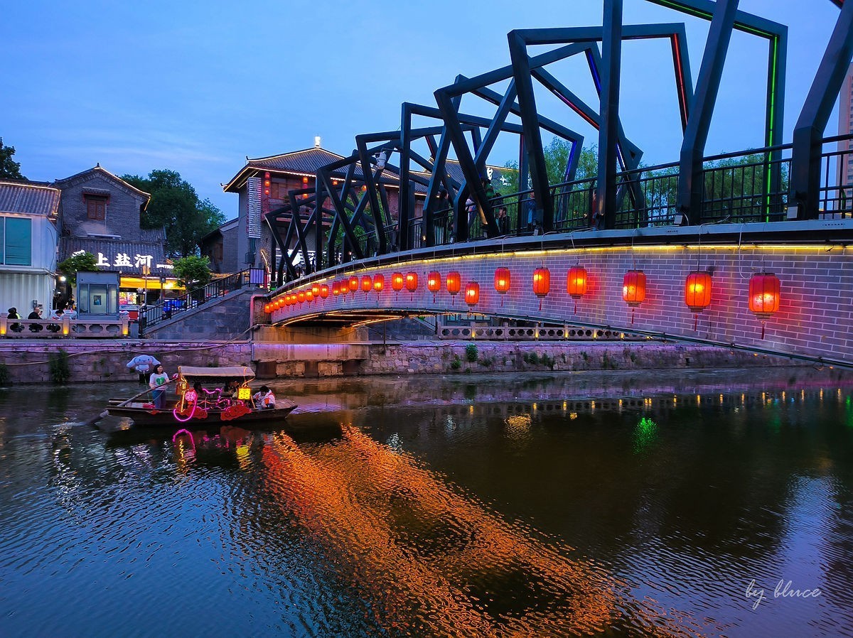 【连云港旅行纪实】老街区夜市很热闹