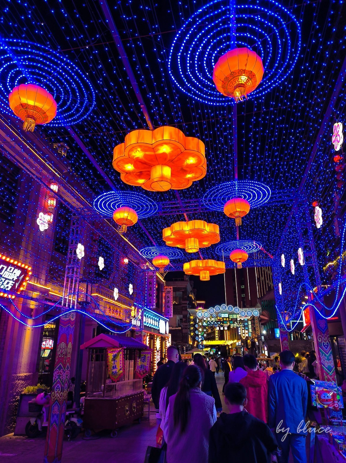 【连云港旅行纪实】老街区夜市很热闹