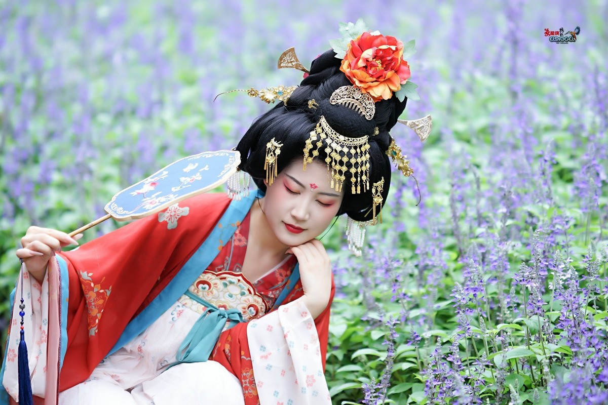 【醉卧花丛】---似海