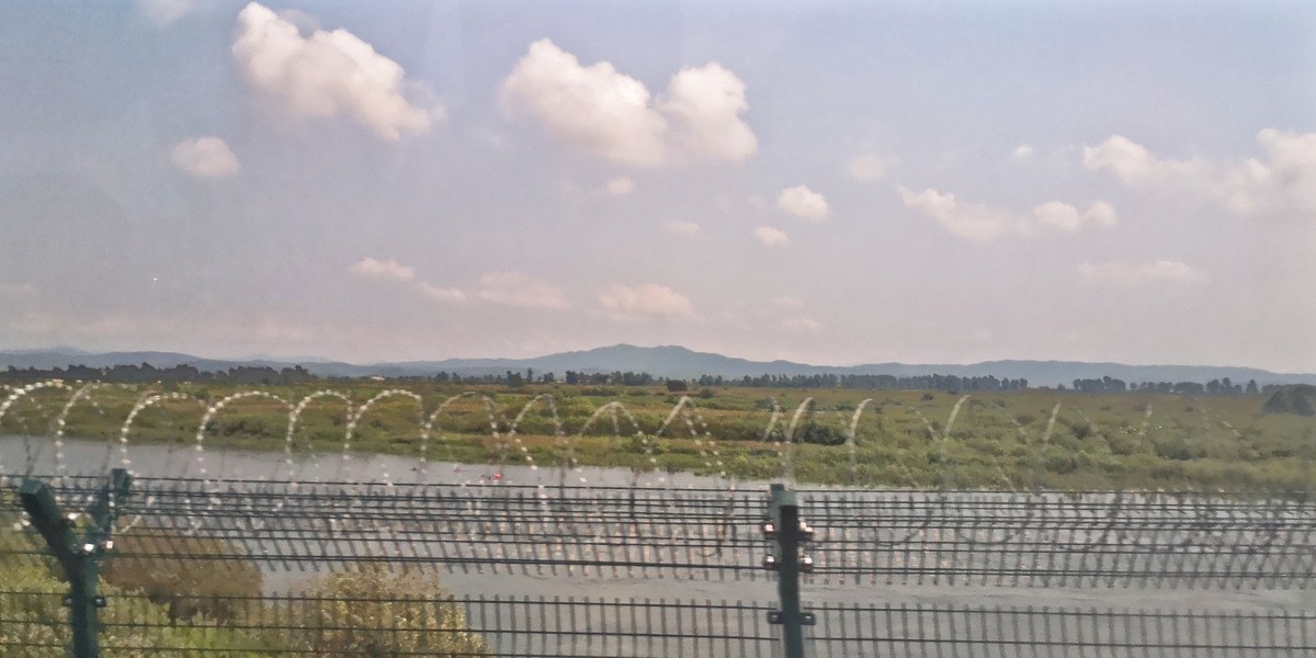 鸭绿江畔（手机版）