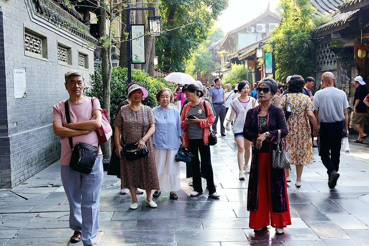 古稀老同学游成都宽窄巷