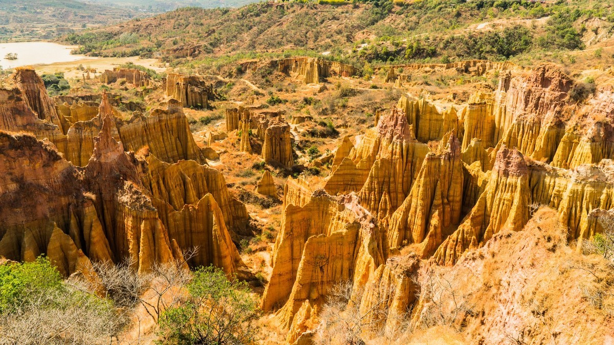 元 谋 浪 巴 铺 土 林