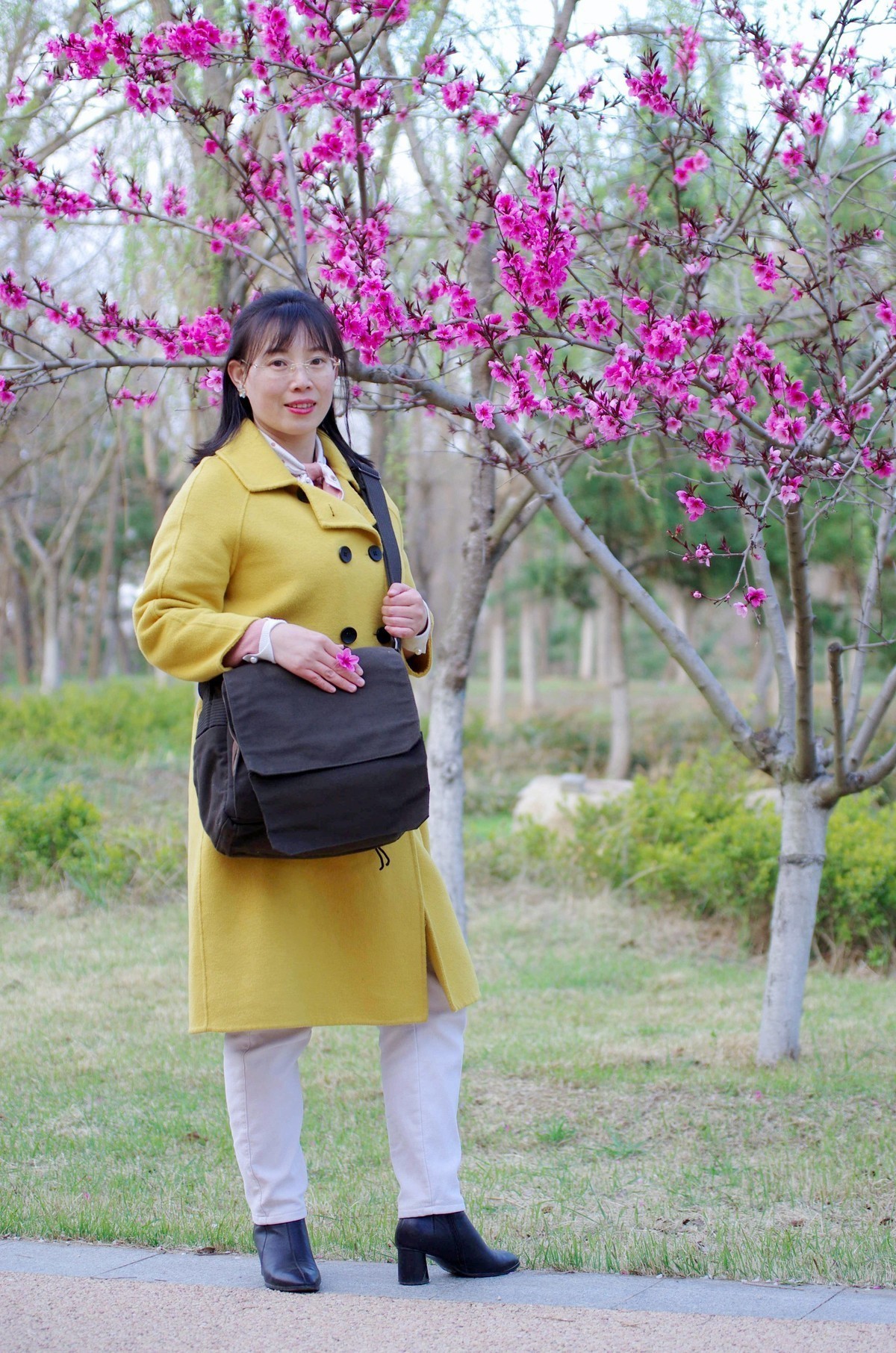 第一次给美女同事拍的片子