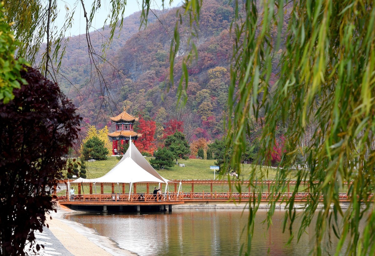 天锅古洞外景秋色（上）