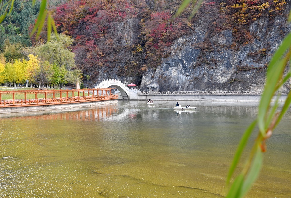 天锅古洞外景秋色（上）