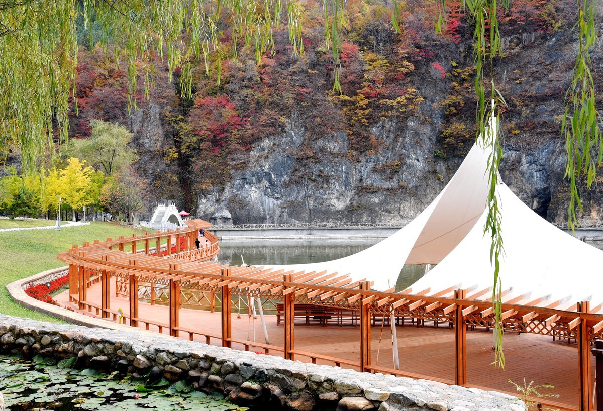 天锅古洞外景秋色（上）