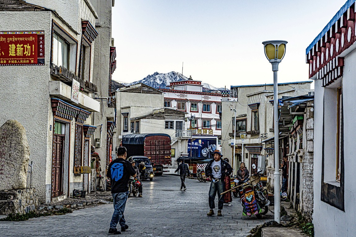 行走在318国道--甘孜--乡城县青德镇【17】