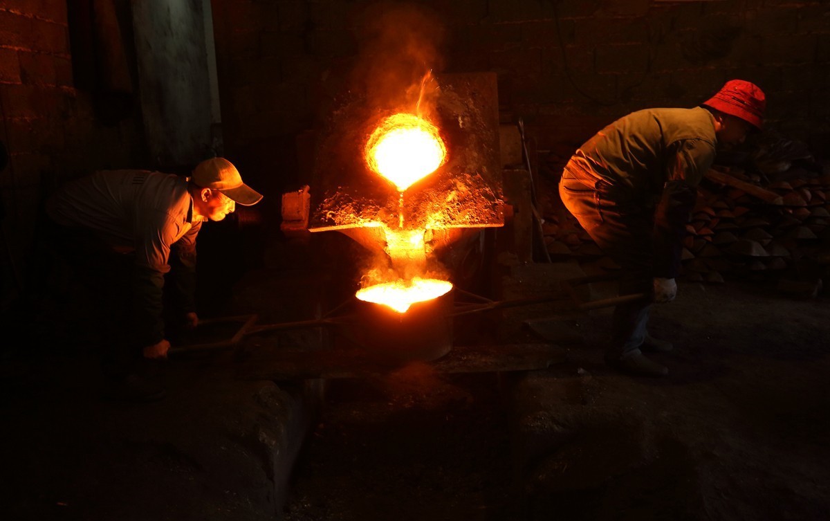 江西行—烈焰红红铸铁锅