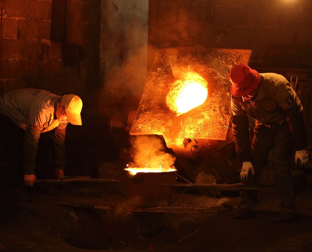 江西行—烈焰红红铸铁锅