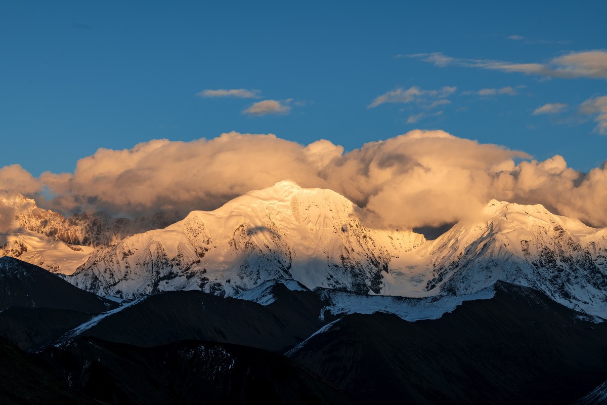 贡嘎山之晚霞。