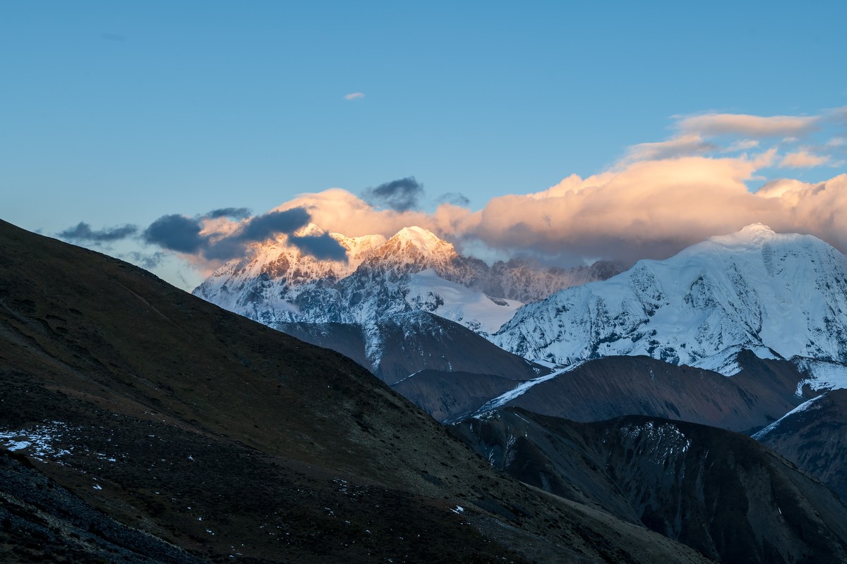 贡嘎山之晚霞。