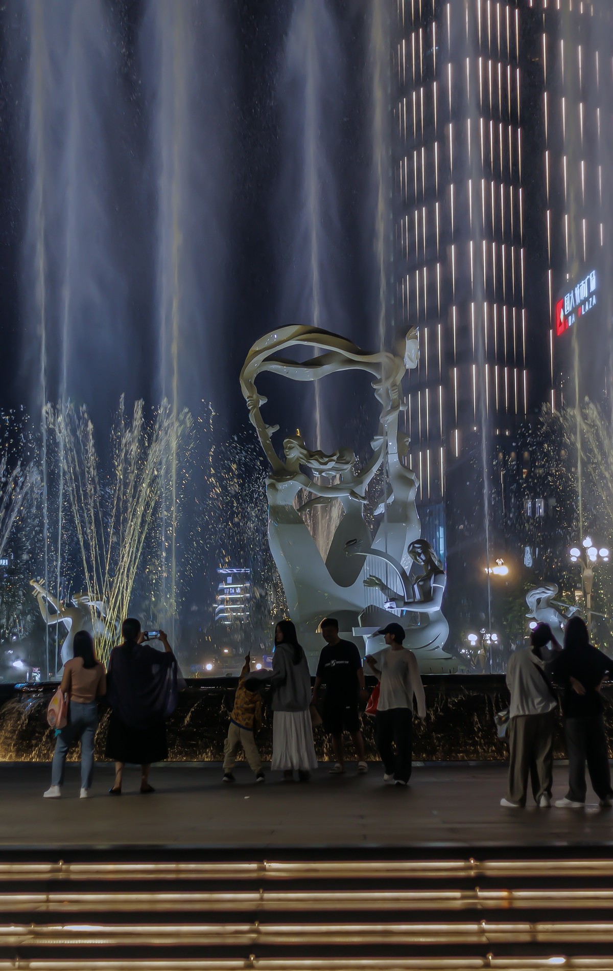 被冷落的广场音乐水池